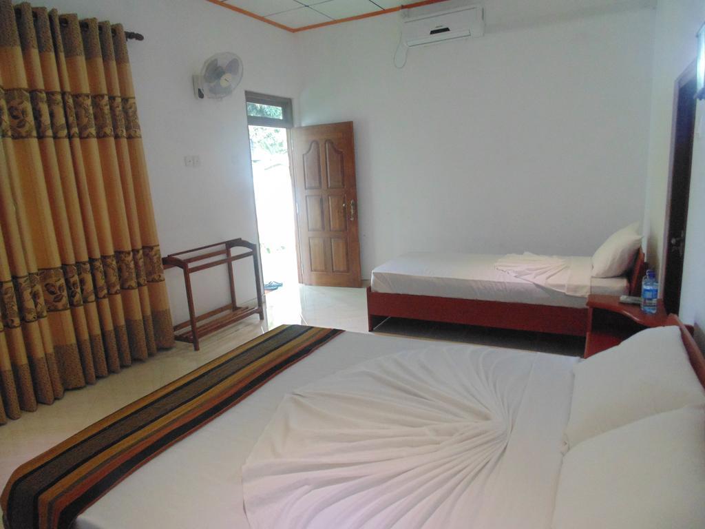White Eagle Hotel Sigiriya Habitación foto